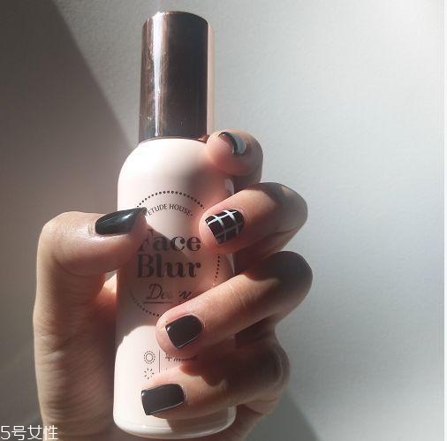 黑色美甲圖片花樣簡(jiǎn)單 這幾款很日常不招黑 黑色美甲圖片花樣簡(jiǎn)單 這幾款很日常不招黑