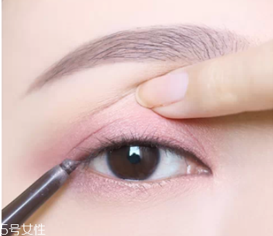 哪款粉底液適合裸妝 自然裸妝粉底推薦 哪款粉底液適合裸妝 自然裸妝粉底推薦