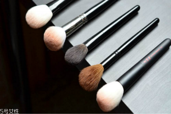 什么牌子的化妝刷好用 性價(jià)比高的化妝刷推薦 什么牌子的化妝刷好用 性價(jià)比高的化妝刷推薦