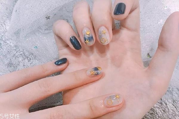 高冷氣質(zhì)美甲顏色有哪些 這幾款讓指尖更亮眼 高冷氣質(zhì)美甲顏色有哪些 這幾款讓指尖更亮眼