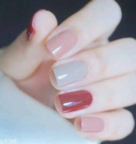 高冷氣質(zhì)美甲顏色有哪些 這幾款讓指尖更亮眼 高冷氣質(zhì)美甲顏色有哪些 這幾款讓指尖更亮眼