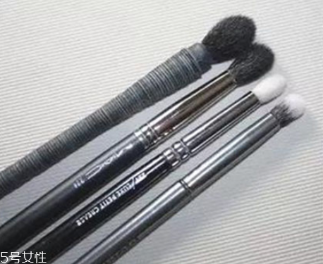 必備眼影刷有哪幾種 眼影刷分類 必備眼影刷有哪幾種 眼影刷分類