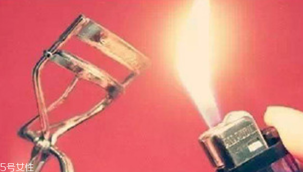 眼影盒里刷怎么用 基礎(chǔ)眼影刷使用方法 眼影盒里刷怎么用 基礎(chǔ)眼影刷使用方法