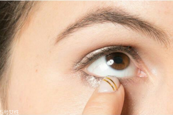 眼影膏有什么用 眼影膏正確打開方式 眼影膏有什么用 眼影膏正確打開方式