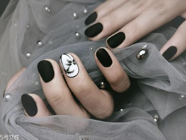 高冷氣質(zhì)美甲顏色有哪些 這幾款讓指尖更亮眼 高冷氣質(zhì)美甲顏色有哪些 這幾款讓指尖更亮眼