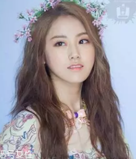 大波浪卷發(fā)怎么維持 6招對抗變形扁塌 大波浪卷發(fā)怎么維持 6招對抗變形扁塌