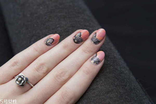 指甲油什么顏色更顯手白 涂完心情立馬放晴 指甲油什么顏色更顯手白 涂完心情立馬放晴