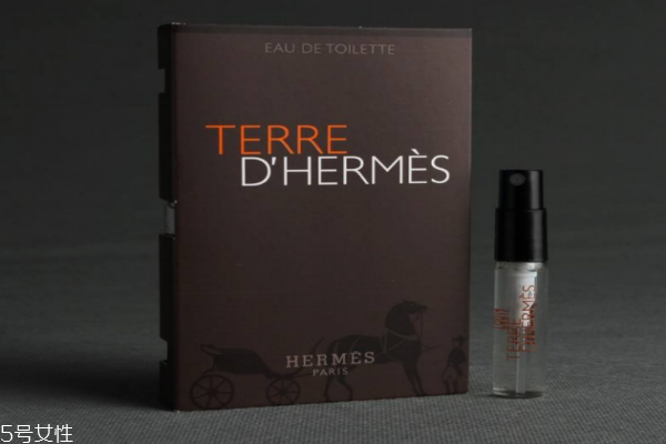 適合女生的中性香水推薦 你和帥氣只差一瓶香水的距離 適合女生的中性香水推薦 你和帥氣只差一瓶香水的距離