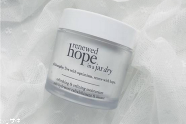 秋冬季節(jié)用什么面霜好 冬季護(hù)膚品排行榜 秋冬季節(jié)用什么面霜好 冬季護(hù)膚品排行榜