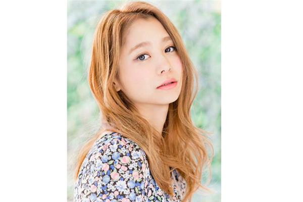 長(zhǎng)形臉適合什么樣的發(fā)型女介紹 長(zhǎng)形臉適合什么樣的發(fā)型女介紹