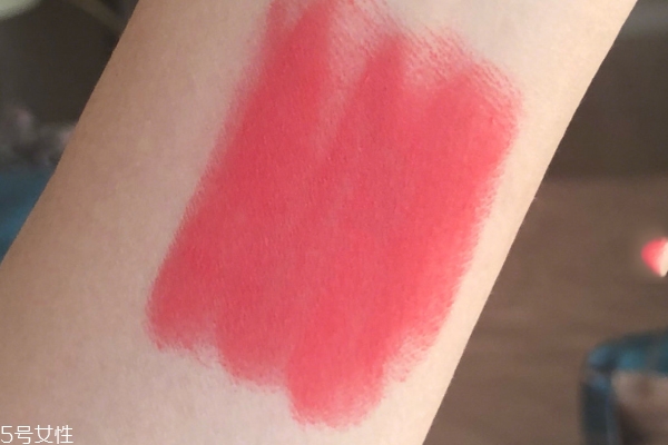 蘭蔻紅管157適合黃皮嗎 蘭蔻紅管口紅157試色 蘭蔻紅管157適合黃皮嗎 蘭蔻紅管口紅157試色