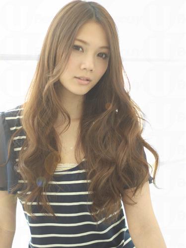 長(zhǎng)形臉適合什么樣的發(fā)型女介紹 長(zhǎng)形臉適合什么樣的發(fā)型女介紹