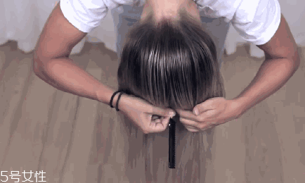 發(fā)量少怎么扎丸子頭 4步打造圓潤后腦勺 發(fā)量少怎么扎丸子頭 4步打造圓潤后腦勺