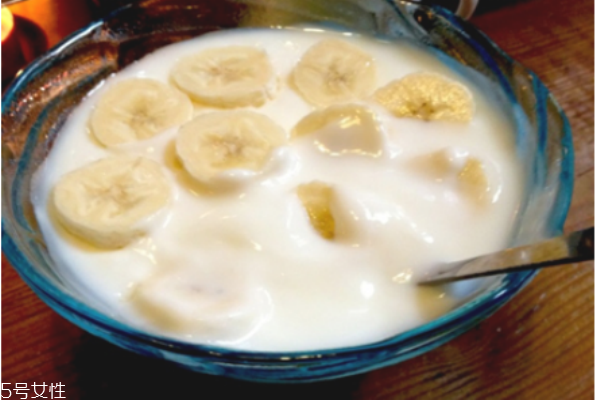 自制酸奶面膜的簡易教程 酸奶面膜的最佳使用時(shí)間 自制酸奶面膜的簡易教程 酸奶面膜的最佳使用時(shí)間