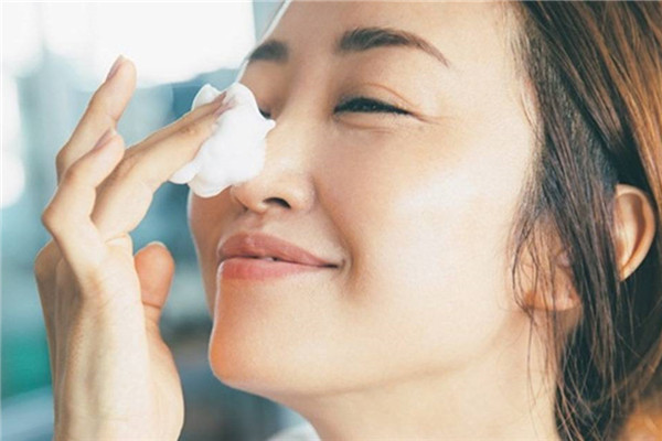 秋冬臉干怎么護理 拯救換季干枯肌 秋冬臉干怎么護理 拯救換季干枯肌