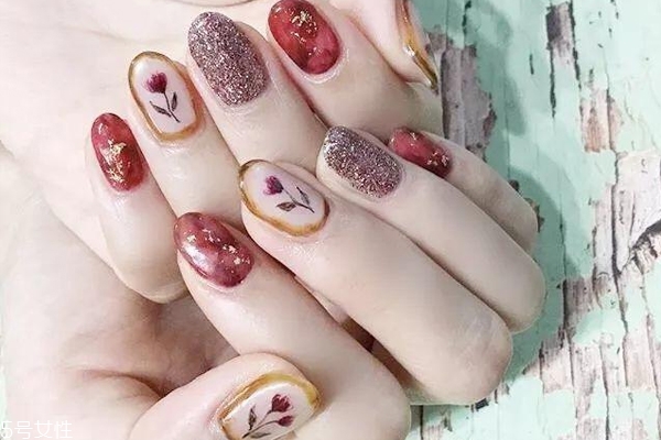 新款琥珀美甲圖片 這幾款讓指尖瞬間高大上 新款琥珀美甲圖片 這幾款讓指尖瞬間高大上