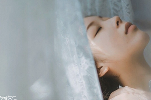 油性皮膚怎么護膚 油性肌膚護膚步驟 油性皮膚怎么護膚 油性肌膚護膚步驟