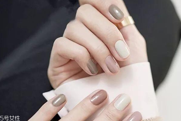 高級莫蘭迪色美甲圖片 這幾款盡顯低調(diào)淡雅氣質(zhì) 高級莫蘭迪色美甲圖片 這幾款盡顯低調(diào)淡雅氣質(zhì)