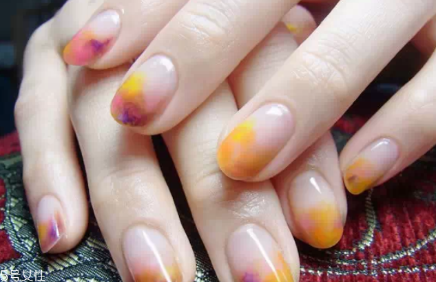 顯手白的裸色美甲圖片 這幾款大方時髦有氣質(zhì) 顯手白的裸色美甲圖片 這幾款大方時髦有氣質(zhì)