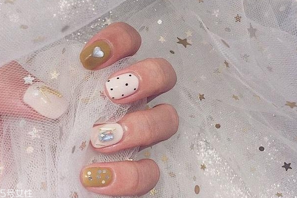 通勤風美甲圖片 幫上班族打造專業(yè)素養(yǎng) 通勤風美甲圖片 幫上班族打造專業(yè)素養(yǎng)
