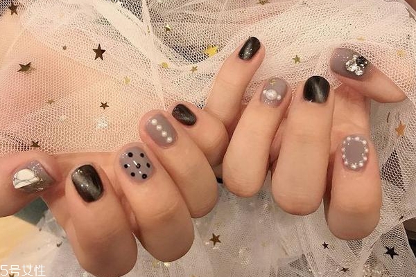 可愛波點美甲圖片 這幾款自帶減齡效果 可愛波點美甲圖片 這幾款自帶減齡效果