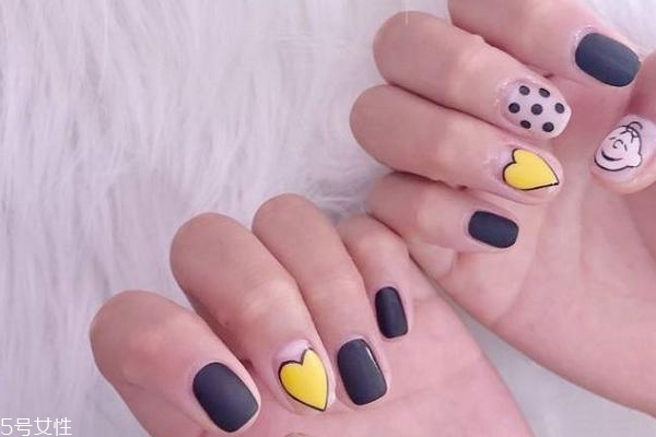 可愛波點美甲圖片 這幾款自帶減齡效果 可愛波點美甲圖片 這幾款自帶減齡效果