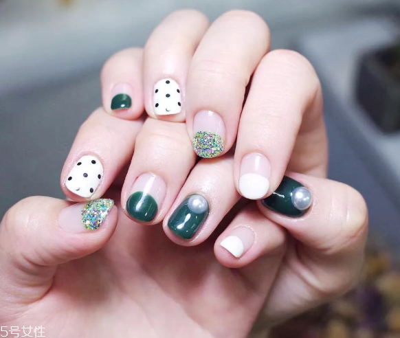 可愛(ài)波點(diǎn)美甲圖片 這幾款自帶減齡效果 可愛(ài)波點(diǎn)美甲圖片 這幾款自帶減齡效果