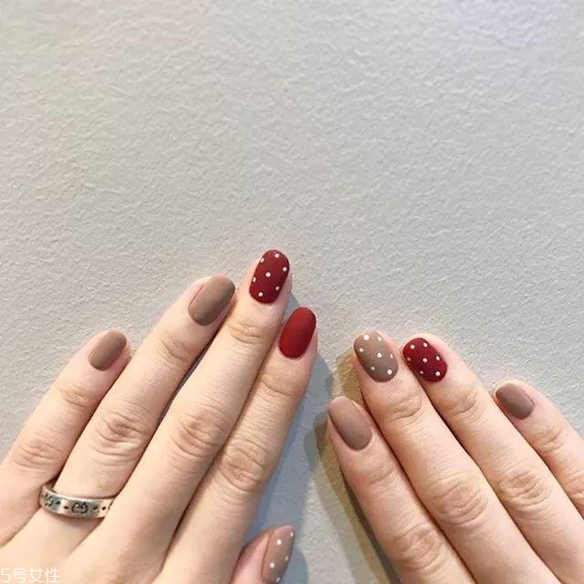 可愛波點美甲圖片 這幾款自帶減齡效果 可愛波點美甲圖片 這幾款自帶減齡效果