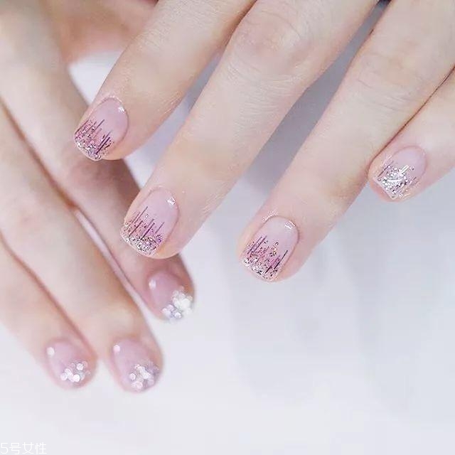 顯手白的裸色美甲圖片 這幾款大方時髦有氣質(zhì) 顯手白的裸色美甲圖片 這幾款大方時髦有氣質(zhì)