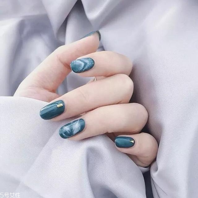 時尚綠色美甲圖片 這幾款非常抓人眼球 時尚綠色美甲圖片 這幾款非常抓人眼球