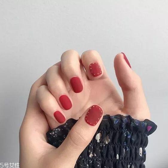 另類磨砂紅美甲圖片 讓人魅力四射的紅色風暴 另類磨砂紅美甲圖片 讓人魅力四射的紅色風暴