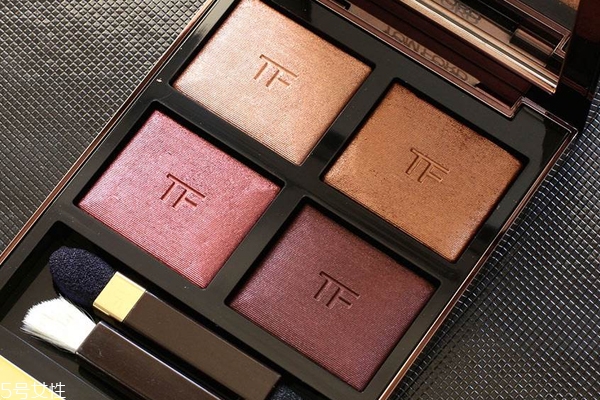 單色眼影和眼影盤哪個(gè)好 講明優(yōu)缺不再盲選