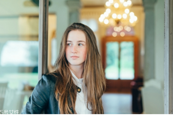 吃什么皮膚會變白變嫩 皮膚暗黃的調(diào)理方法 吃什么皮膚會變白變嫩 皮膚暗黃的調(diào)理方法