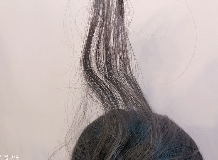 發(fā)量少怎么扎馬尾圖解 2招拯救微禿女孩 發(fā)量少怎么扎馬尾圖解 2招拯救微禿女孩