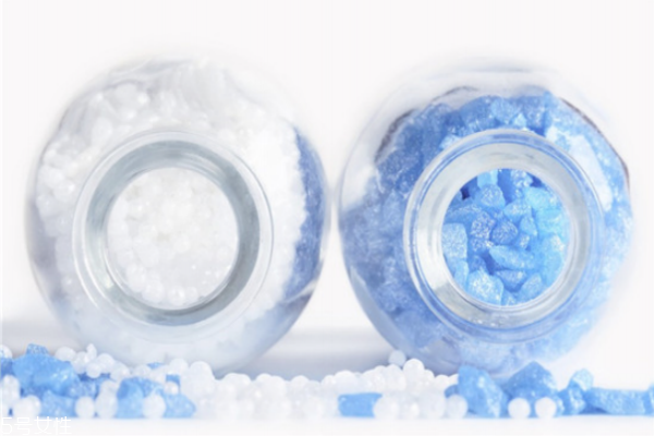 浴鹽可以泡澡嗎 浴鹽泡澡的正確使用方法 浴鹽可以泡澡嗎 浴鹽泡澡的正確使用方法