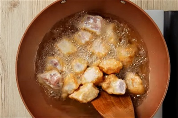 菠蘿咕唊肉的做法 最好吃的糖醋肉 菠蘿咕唊肉的做法 最好吃的糖醋肉