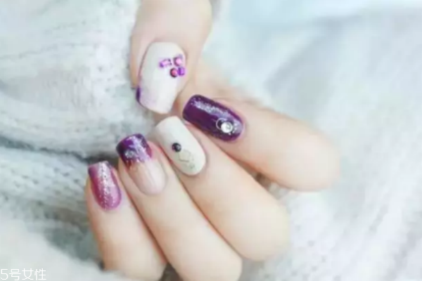 8種紅色暈染美甲款式 本季大熱臟臟紅美甲 8種紅色暈染美甲款式 本季大熱臟臟紅美甲