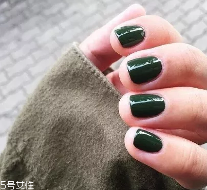 藍綠色美甲適合冬天嗎 6款秋冬藍綠色美甲