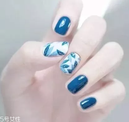 藍綠色美甲適合冬天嗎 6款秋冬藍綠色美甲
