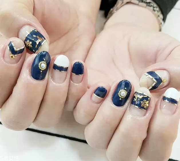 藍綠色美甲適合冬天嗎 6款秋冬藍綠色美甲