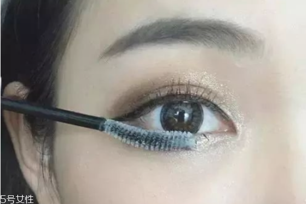 怎樣畫睫毛才會更卷翹 這樣畫睫毛好看 怎樣畫睫毛才會更卷翹 這樣畫睫毛好看