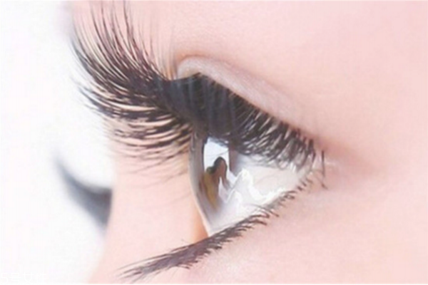 怎樣畫睫毛才會更卷翹 這樣畫睫毛好看 怎樣畫睫毛才會更卷翹 這樣畫睫毛好看