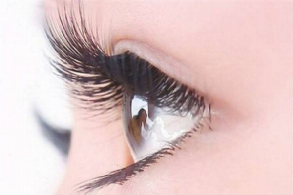 怎么樣讓睫毛變長 使睫毛增長的有效方法 怎么樣讓睫毛變長 使睫毛增長的有效方法