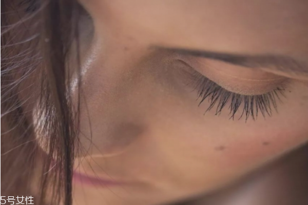 怎么樣讓睫毛變長 使睫毛增長的有效方法 怎么樣讓睫毛變長 使睫毛增長的有效方法