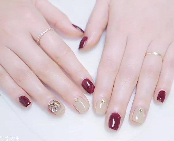 5種性感酒紅美甲款式 最經(jīng)典的顯手白顏色 5種性感酒紅美甲款式 最經(jīng)典的顯手白顏色