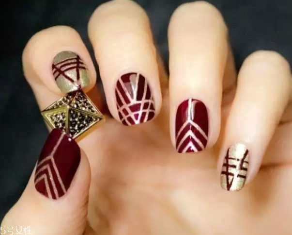 5種性感酒紅美甲款式 最經(jīng)典的顯手白顏色 5種性感酒紅美甲款式 最經(jīng)典的顯手白顏色