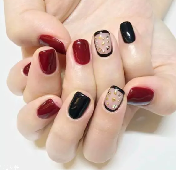 5種性感酒紅美甲款式 最經(jīng)典的顯手白顏色 5種性感酒紅美甲款式 最經(jīng)典的顯手白顏色