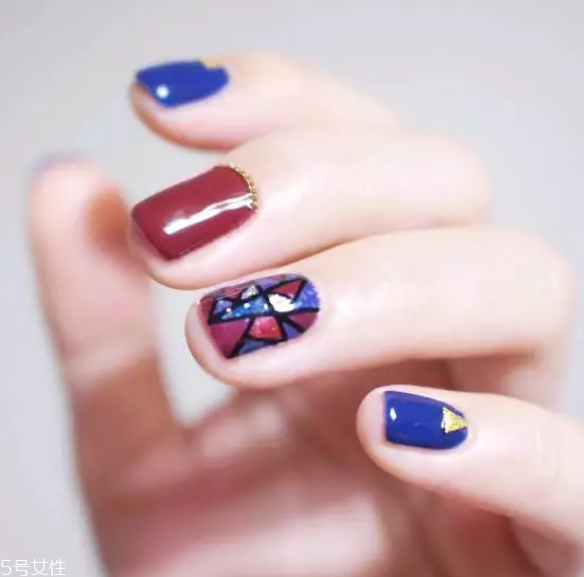 5種性感酒紅美甲款式 最經(jīng)典的顯手白顏色 5種性感酒紅美甲款式 最經(jīng)典的顯手白顏色