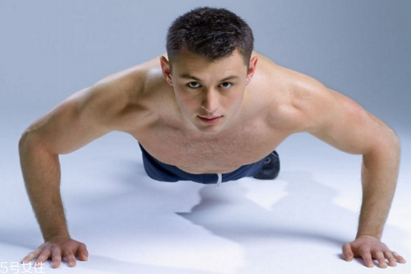 小動作教你鍛煉腰腿力 走不動加速衰老 小動作教你鍛煉腰腿力 走不動加速衰老