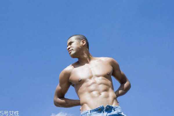 小動作教你鍛煉腰腿力 走不動加速衰老 小動作教你鍛煉腰腿力 走不動加速衰老